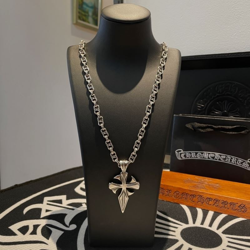 Ch*0me He**ts necklaces